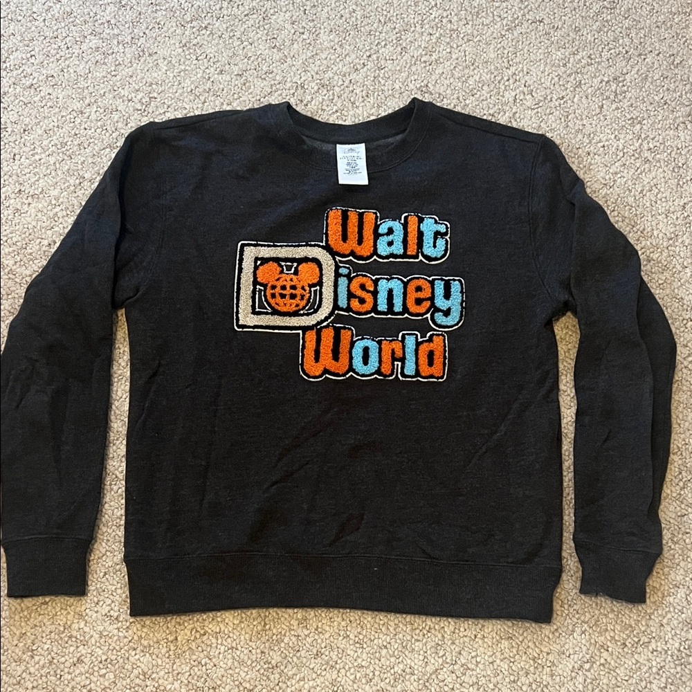Walt Disney World Women's Size Small Retro Logo Sweatshirt